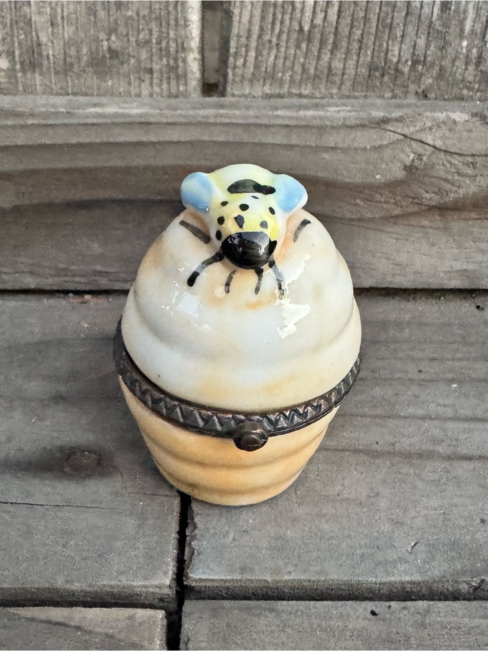 VTG Porcelain Beehive Hinged Trinket Box - Hand Painted Bee